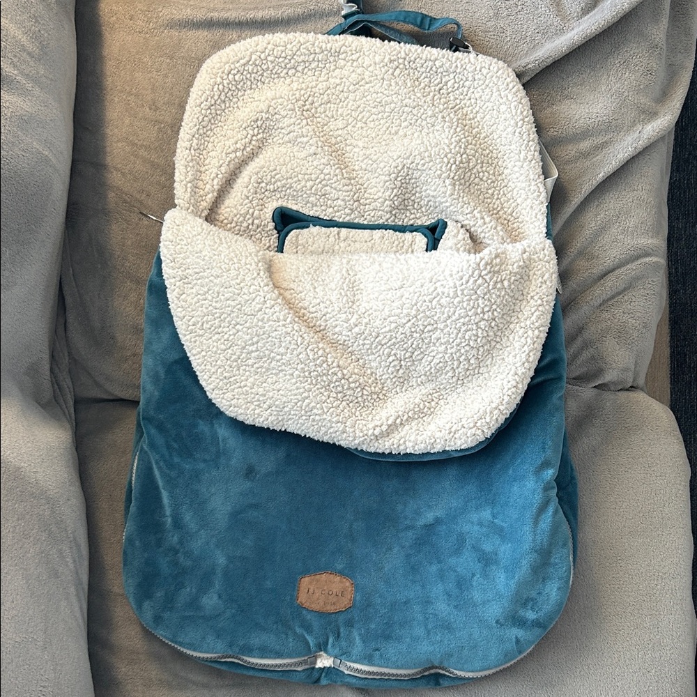 Cozy Teal Sherpa-Lined Blanket for Infant Car Seat
